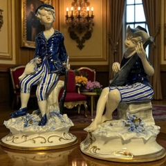 Tượng 2 chàng trai xuất xứ Anh