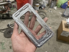 Khuôn vào kính iPhone 12 Pro