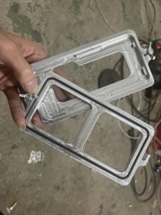 Khuôn vào ron iphone 12 Pro - Vặn ốc