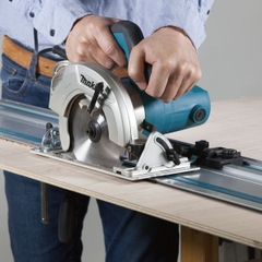Máy cưa đĩa 165mm dùng điện 1050W Makita HS6600
