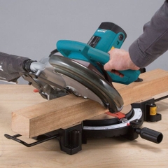 Máy cưa đa góc 255mm dùng điện 1500W Makita M2300B