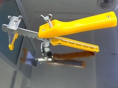 Kìm rút ke: Sản phẩm giúp thi công ốp lát nhanh, tiện lợi