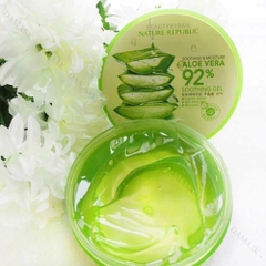 Gel dưỡng ẩm lô hội Soothing và Moisture Aloe Vera 92%