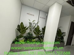Không gian văn phòng decor góc tiểu cảnh bằng cây lá nhân tạo tại 12 Đốc Ngữ, Hà Nội