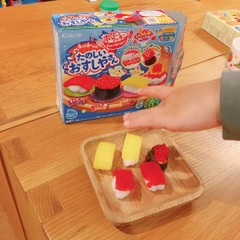 Popin Cookin Sushi làm cơm cuộn