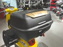 Thùng sau GIVI E43 GOLD Limited (phiên bản giới hạn)