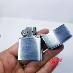 Zippo Mỹ XII la mã 1996 mộc ngược chrome phay xước chủ đề 40th NBA - KURUME (Used 90%)