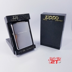 Hộp Zippo La Mã - Hộp nhựa Zippo dòng la mã dùng bảo quản trưng bày Zippo