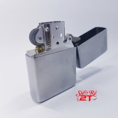 Zippo Vintage Brush Chrome 230.25 (No slashes) - Zippo Chính Hãng Mỹ Vintage Chrome xước không chặt góc (New box)