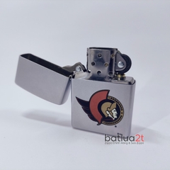 Zippo 2000 - XVI la mã Satin Chrome Chủ đề đội khúc côn cầu Ottawa Senators (New)