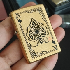 Zippo 2019 Brushed Brass Spade Cards - Chủ Đề Át Bích