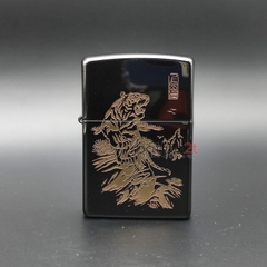 Zippo Đen Bóng Khắc Sâu Chủ Đề Hổ