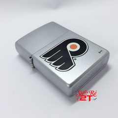 Zippo La Mã XVI - 2000 Satin Chrome Chủ đề Philadelphia Flyers (New)