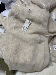 Áo Len Uniqlo Trắng Kem