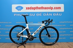 Xe Đạp Đua ĐỨC SAVA EX7 ST R7000: Khung nhôm siêu nhẹ, TEM UCI, càng carbon TORAY T800 cao cấp, Group 24 tốc độ phanh đĩa dầu, 2 món SHIMANO 105R7000 via Japan. SAN PHẲNG MỌI GIỚI HẠN