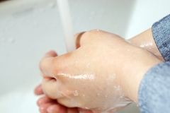 Sữa Rửa Mặt Tắm Gội Cho Mặt Và Cơ Thể Nam Giới Ulos Medicated Skin Wash For Face and Body 500ml