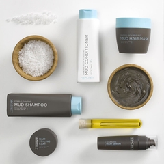 (Đã đổi mẫu) Dầu Xả Khoáng Chất Phục Hồi Tóc Hư Tổn Seacret Mineral Rich Vitalizing Mud Conditioner 500ml