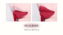 Son màu thuần chay với kết cấu nhẹ trên môi EGGIEE Air Hug Vegan Tint 4.5ml