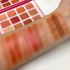 Bảng Phấn Mắt 12 Ô Holika Holika Everyday Is My Birthday Eyeshadow Palette 12g