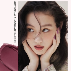 Son lì mịn sắc màu thời trang Hera Sensual Powder Matte Liquid Son môi Jennie (Black Pink) sử dụng 5g