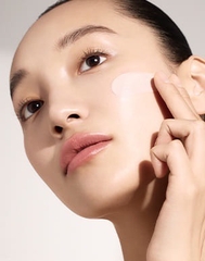 Kem chống nắng nâng tông da Sulwhasoo UV Daily Tone Up Sunscreen Set SPF50+/PA++++ (Kem chống nắng 50ml + 10ml , tinh chất nhân sâm 8ml, xà phòng rửa mặt không gây dị ứng 50g)