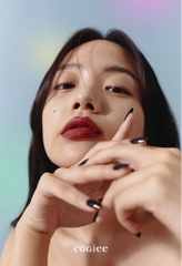 Son màu thuần chay với kết cấu nhẹ trên môi EGGIEE Air Hug Vegan Tint 4.5ml