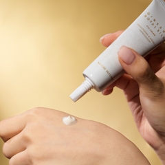 (New) Bộ đặc biệt kem dưỡng da và kem dưỡng mắt làm săn chắc chống lão hóa da chiết xuất vàng Nature Republic Silk Royal Silk Watery Cream Special Set (Kem dưỡng 60ml + Kem mắt 30ml x 2)
