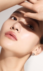 Kem chống nắng hàng ngày Sulwhasoo UV Daily Essential Sunscreen Special Set SPF50+ / PA++++ (kem chống nắng 50ml+10ml + First Care Activating Essence 8ml + Ginseng Soap 50g)