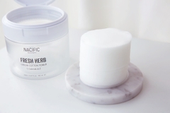 Nước Hoa Hồng Dạng Bông Làm Dịu Da Nacific Fresh Herb Origin Cotton 150ml 70 miếng