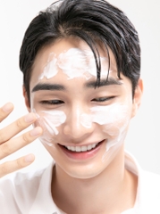Sữa Rửa Mặt dịu nhẹ làm giảm mụn đậu đen làm sạch bụi mịn Soonnoc Sensitive Cleasing Milk 200ml