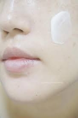 Kem Dưỡng Ẩm Cho Da Nhạy Cảm EssenHerb Tea Tree Cream