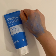 Kem dưỡng chứa guaiazulene và 11 loại axit hyaluronic dưỡng ẩm và làm dịu da Dr.Sante Azulene Soother Cream 150g