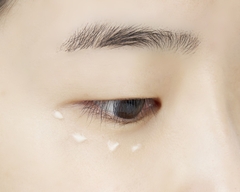 Kem dưỡng đàn hồi da làm săn chắc da vùng mắt bằng thảo dược Sooryehan Bon Firming Eye Cream 25ml