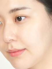 Kem nền trang điểm dưỡng da chứa tinh chất keo ong Cnp Laboratory Propolis Ampule In Foundation SPA 30 / PA++ 35ml