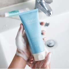 Sữa Rửa Mặt Tẩy Trang Dưỡng Ẩm Làm Sáng Da Lirikos Facial Eraser Cleansing Foam 150ml