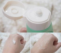 Mặt Nạ Tẩy Tế Bào Chết Chiết Xuất Lúa Mạch Innisfree Green Barley Gommage Peeling Mask 120ml