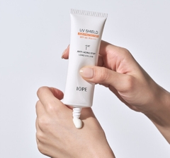 (Mẫu đổi mới) Kem chống nắng chống oxy hóa chống lại tia UV mạnh bụi mịn và ánh sáng xanh Iope UV Shield Sun Protector SPF 50+ PA++++ 50ml