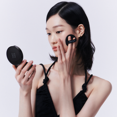 (New) Phấn nước mịn lì 24h trang điểm chống trôi che phủ lỗ chân lông Hera Black Cushion Foundation SPF34/PA++ (15g sản phẩm chính + 15g sản phẩm bổ sung)