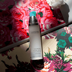 Tinh chất dưỡng ẩm cân bằng ẩm và dầu ngăn chặn sắc tố da và chống nhăn da Seacret Balancing Facial Serum 30ml