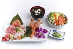 Sashimi Teishoku B ( 4 loại cá, mỗi loại 2 miếng)