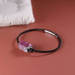 Vòng tay dây thép trụ giác đá ruby nam phi