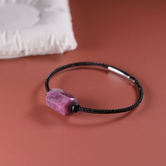 Vòng tay dây thép trụ giác đá ruby nam phi