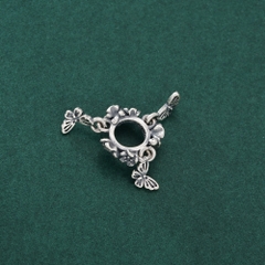 Charm bạc hình vòng hoa bướm