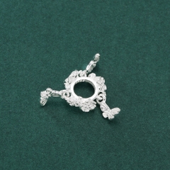 Charm bạc hình vòng hoa bướm