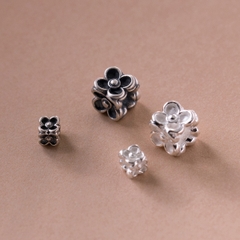 Charm bạc chặn hạt hình hoa 4 cánh