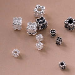 Charm bạc chặn hạt hình hoa 4 cánh