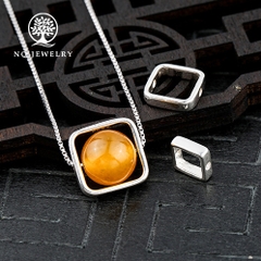 Charm bạc hình vuông lồng hạt xỏ ngang