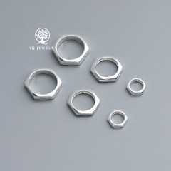 Charm bạc hình lục giác lồng hạt (8.2mm)