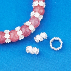 Charm bạc chặn hạt hình hoa cúc bạc trắng