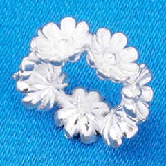 Charm bạc chặn hạt hình hoa cúc bạc trắng